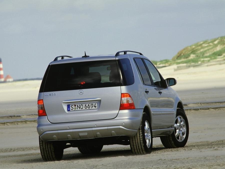  Mercedes-Benz ML500 2001 года  (фото 7 из 17)
